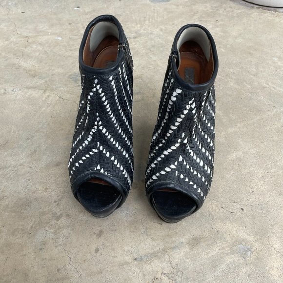 Zara Black & White Woven Leather Platform Wedges - Picture 6 of 6